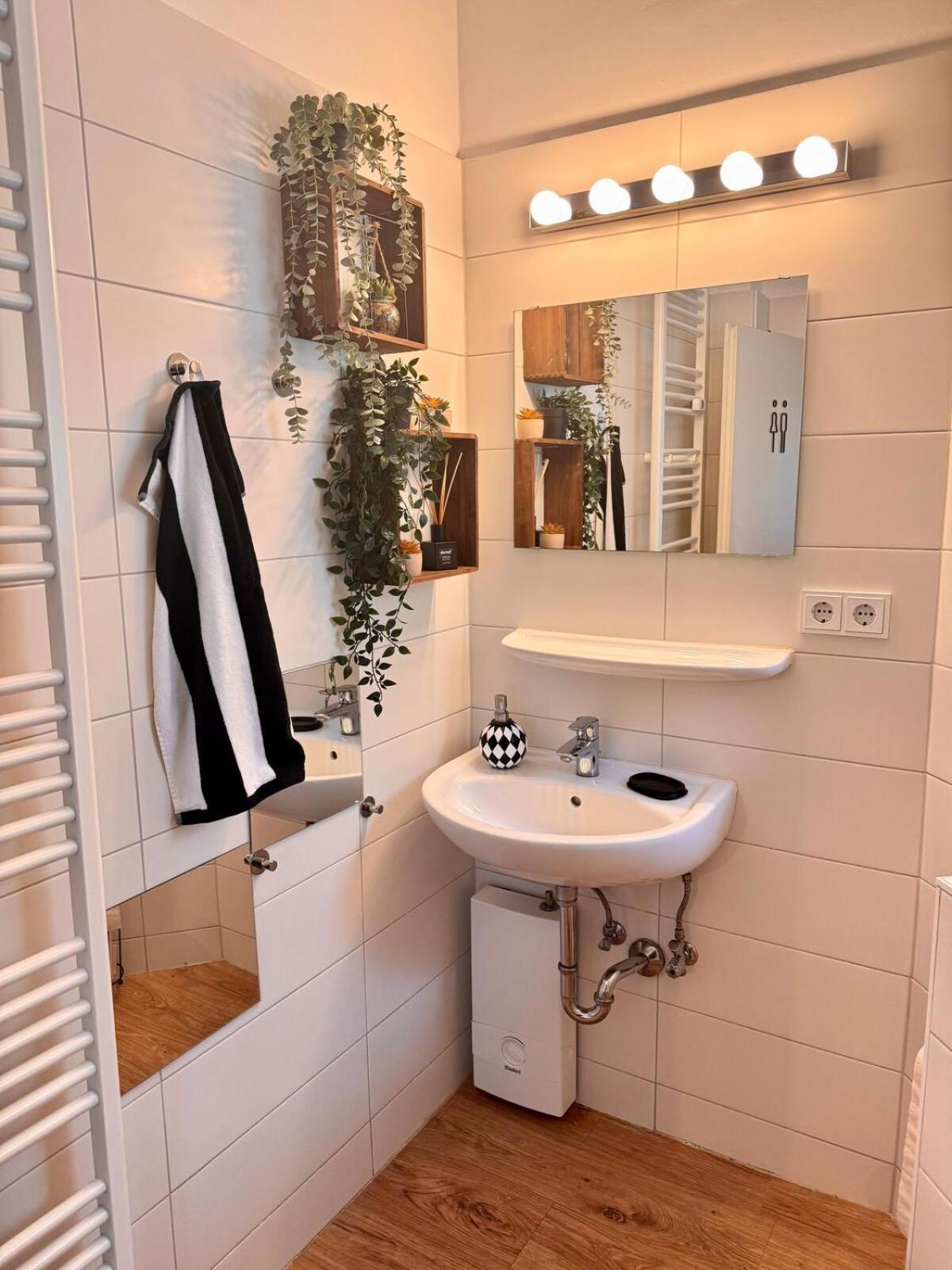 Zentrale Wohnung Direkt Am Hauptbahnhof - Bismarck Düsseldorf Exteriér fotografie
